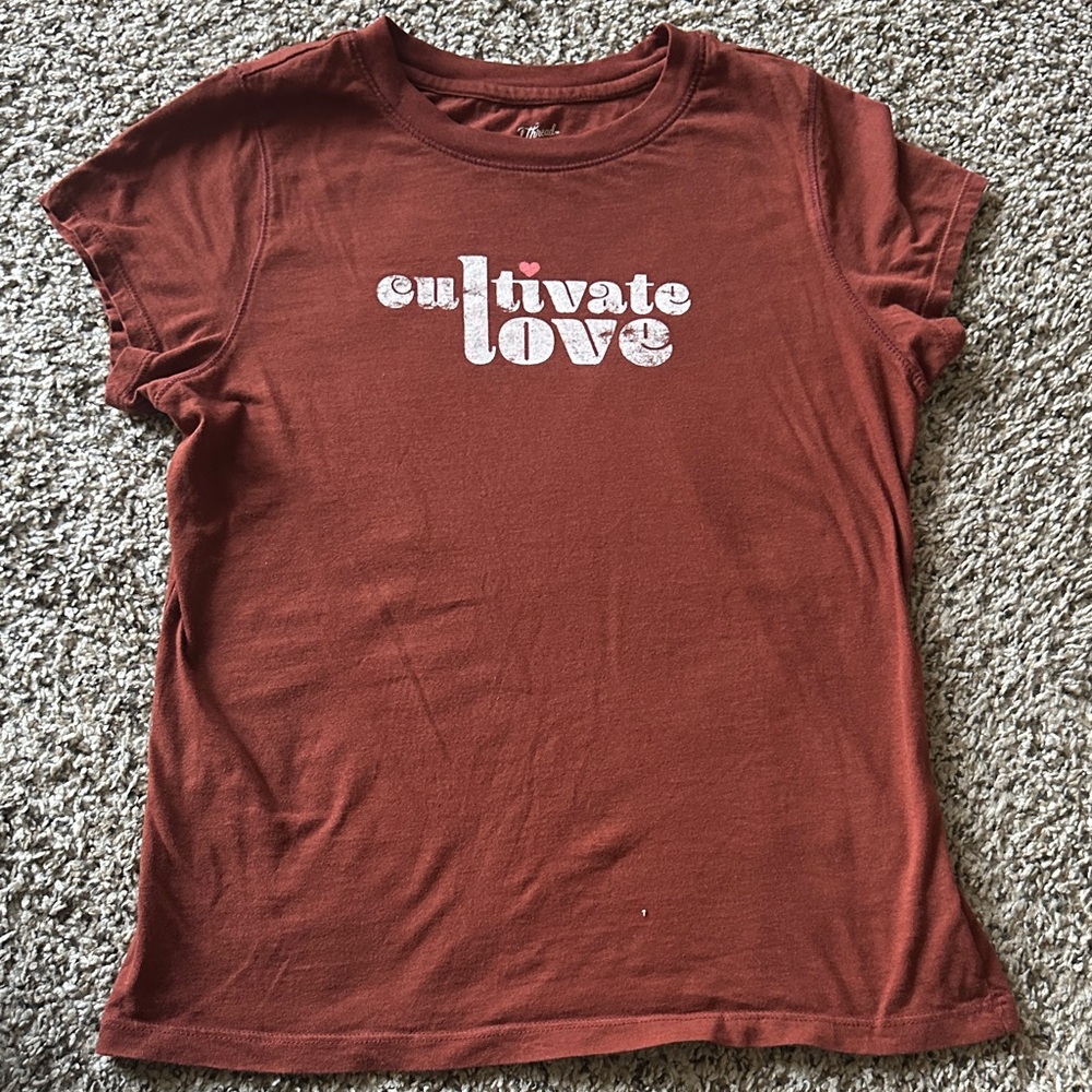 Universal Thread Red Graphic Tee